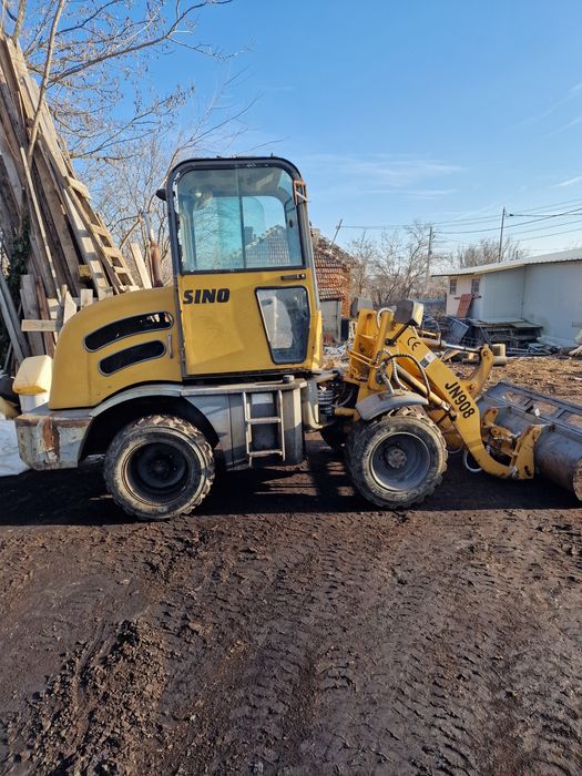 vând mini volă / incarcator frontal