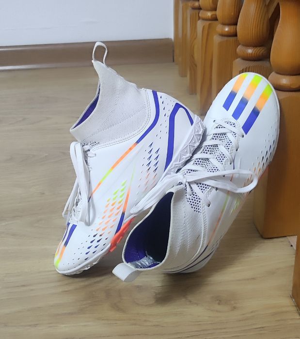 Продам футбольные бутсы