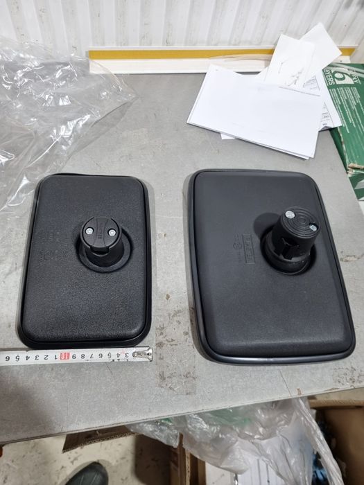 Oglinda tractor john deere preț 250 lei se poate trimite prin