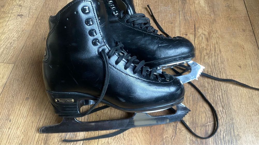 коньки фигурные