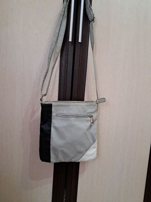 Дамска черно-бяла чанта