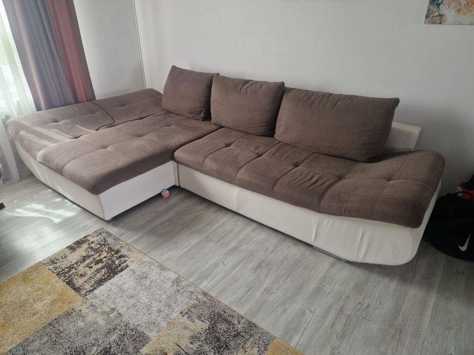 Coltar extensibil cu ladă ,stare foarte buna