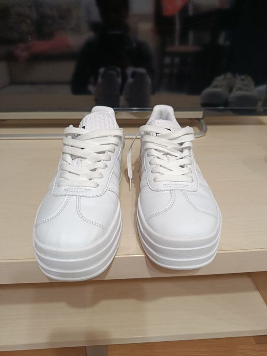 Adidas gazelle бяла кожа