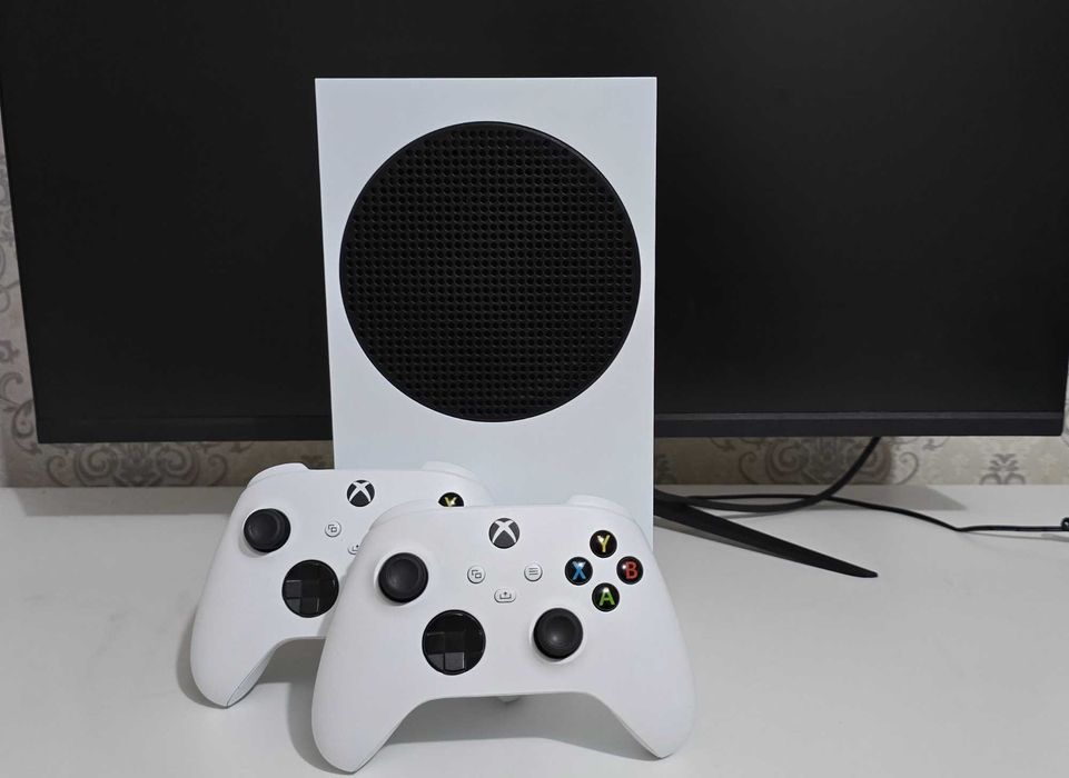 Игровая приставка Xbox Series S белый