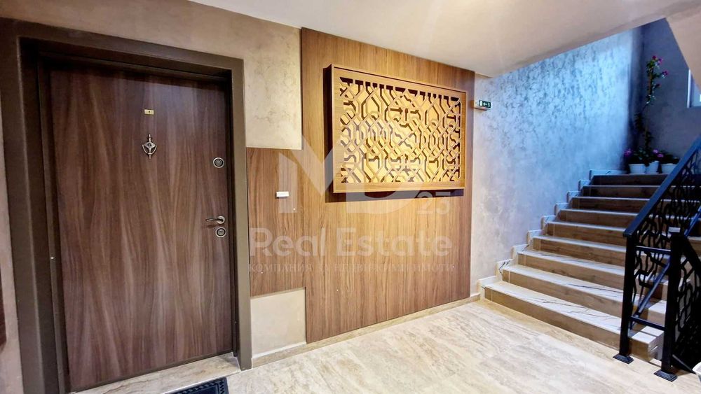 Продава се Тристаен апартамент в Пловдив, Остромила - 101 кв.м за 2030 €/кв.м - Снимка #1