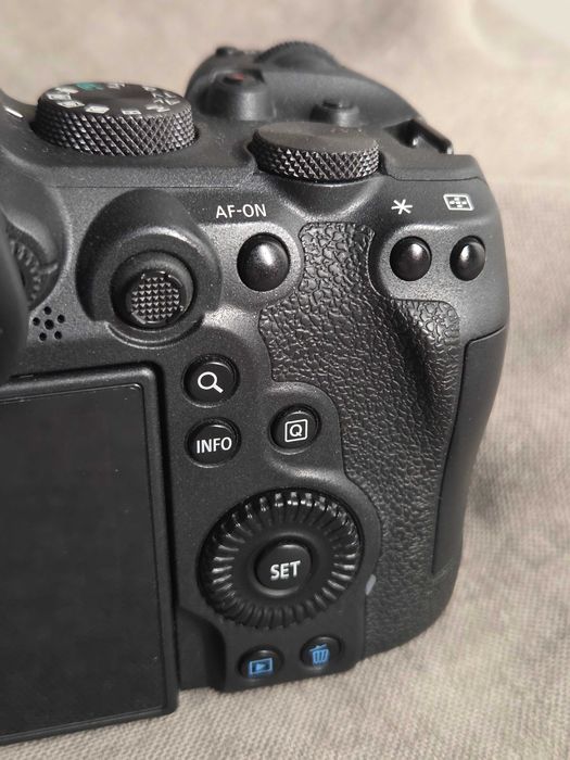 Фотоаппарат Canon EOS R6