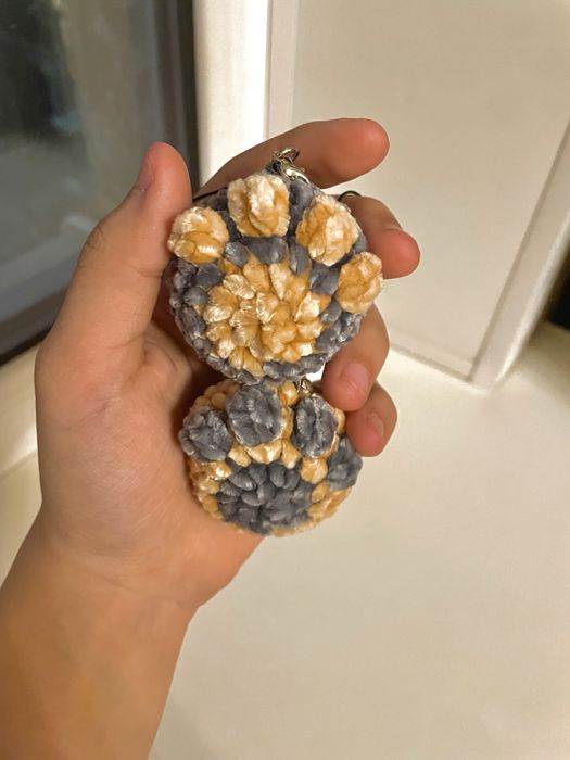 Вязаные брелки на рюкзак