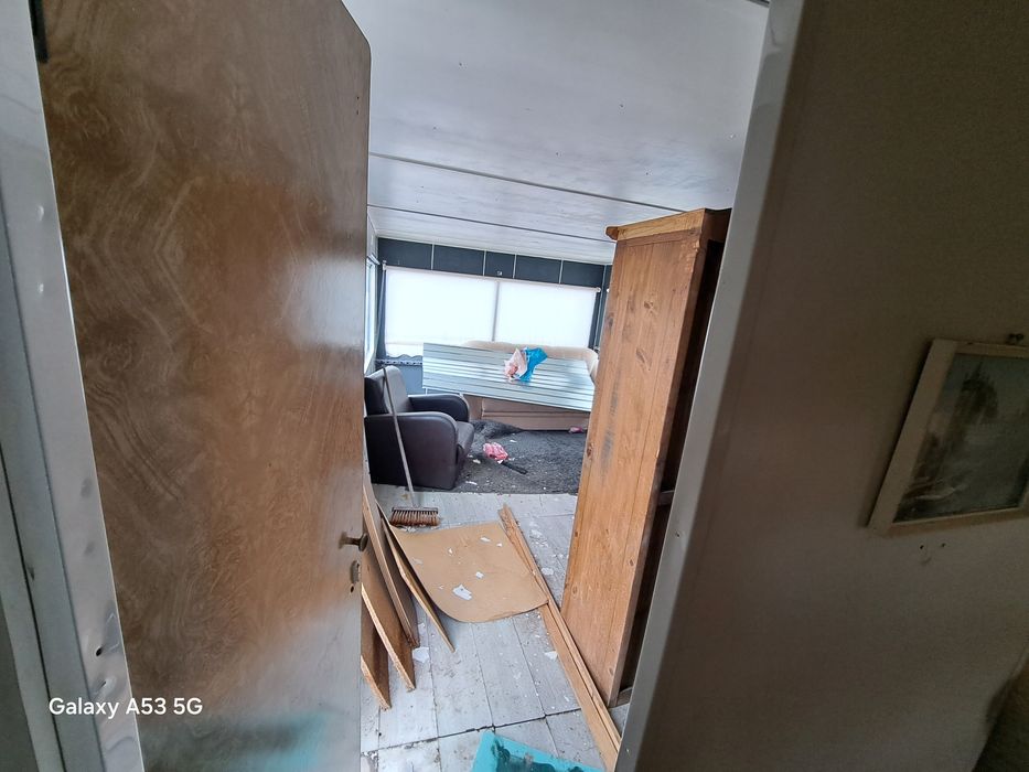 Фургон с колела / каравана / мобилни къщи