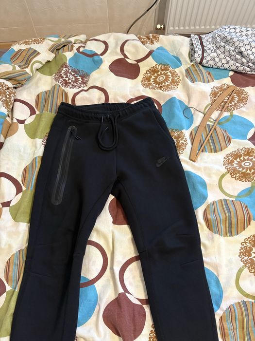 Оригинален Nike Tech Fleece – черен, носен броени пъти