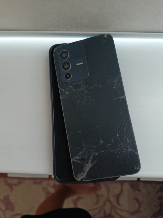 VIVO v23 5 джи с коробкаи