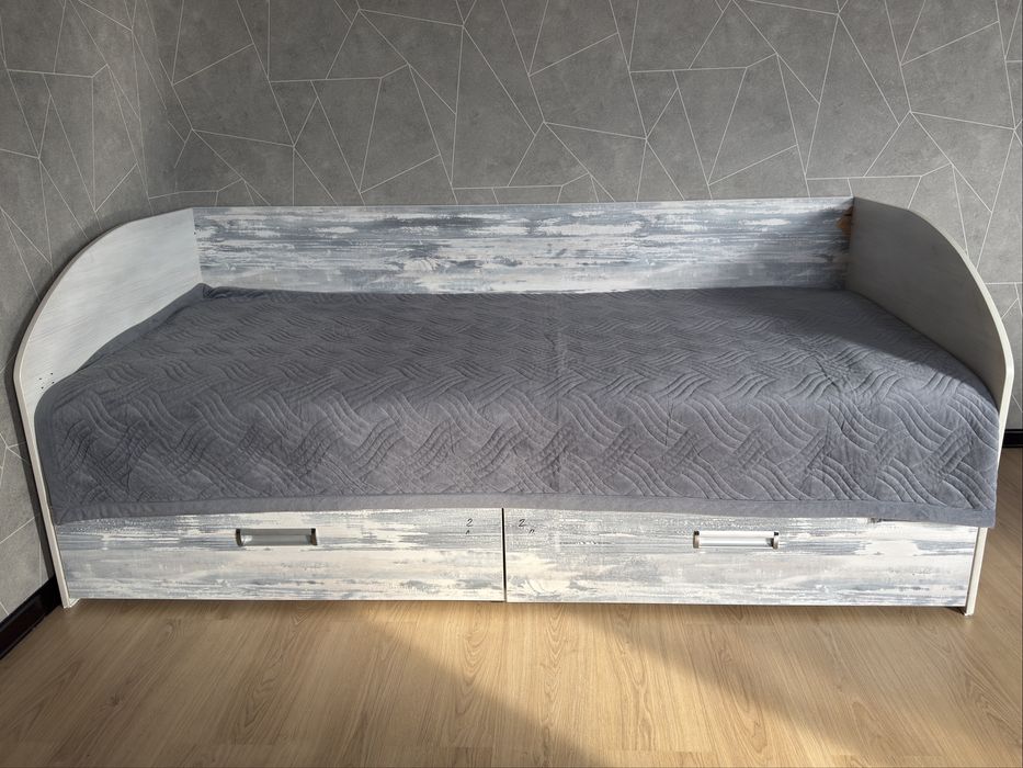 Кровать подростковая