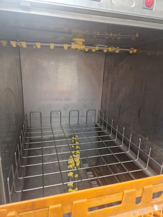 Mașina spălat pahare  sau vase cu ciclu rapid, profi