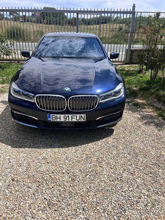 BMW SERIA 750i Xdrive