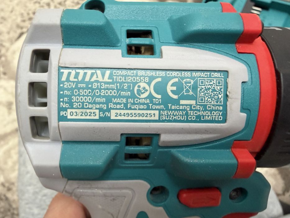 Продам шуруповерт Total