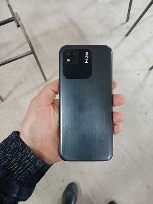 Redmi 10A 6/126 холати яхши экран алмашган узимнинг телефоним ишончли