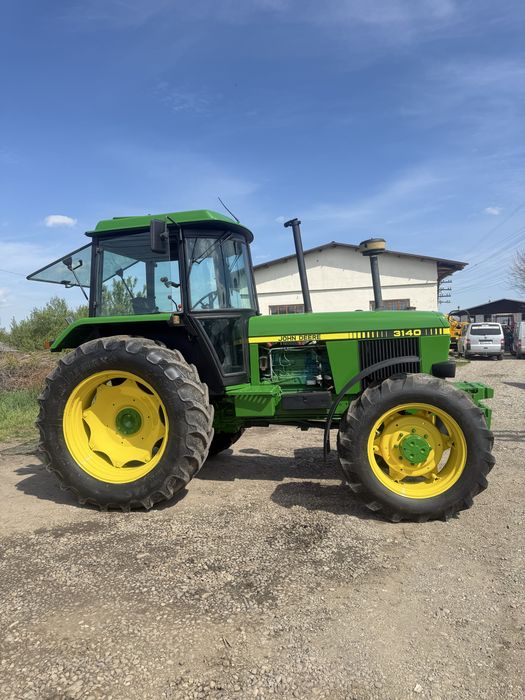 Vand sau schimb tractor John Deere 3140