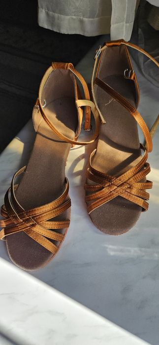 Танцевальные туфли 36 размер