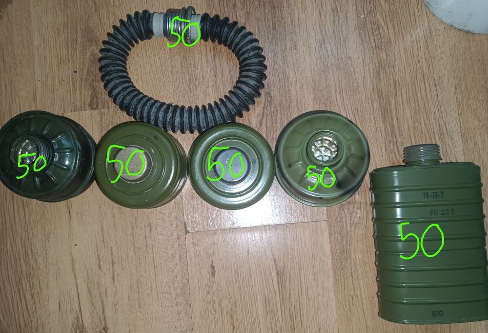 Lot militar de măști de gaze, filtre genți, furtune, cască