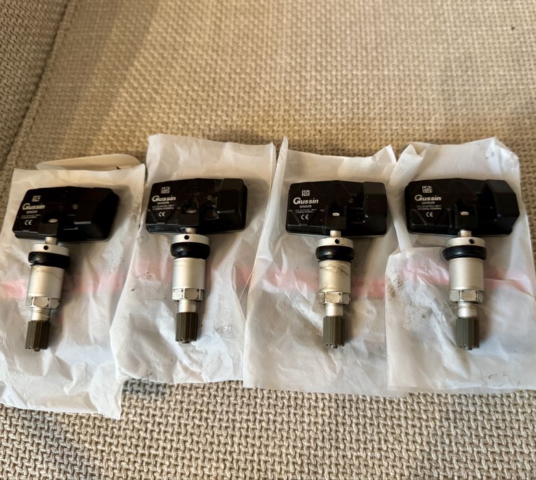 4 броя датчици Gussin за налягане в гуми
