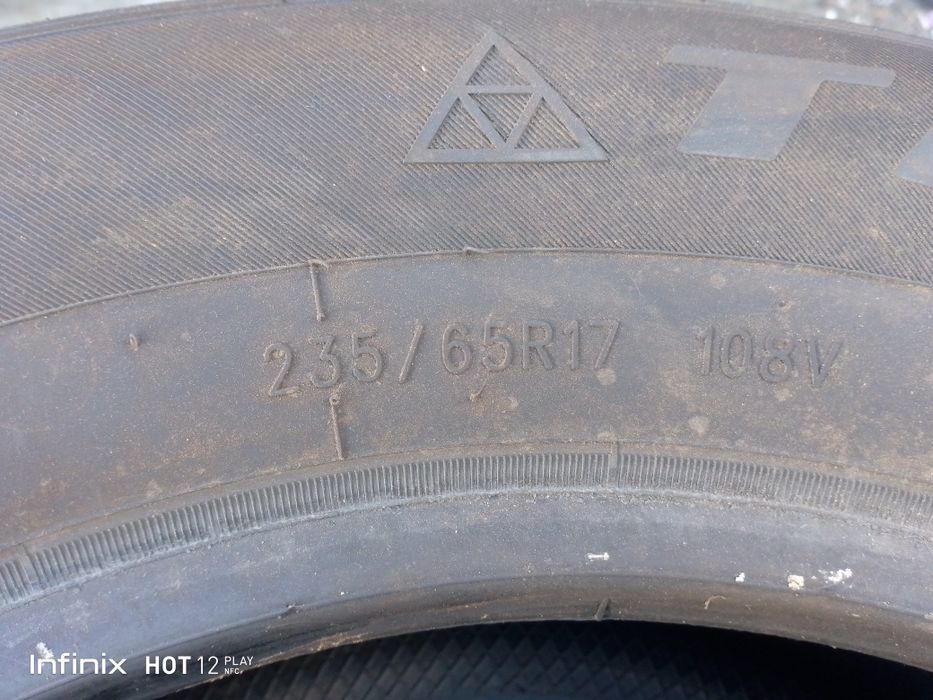 Продам шины на Лексус