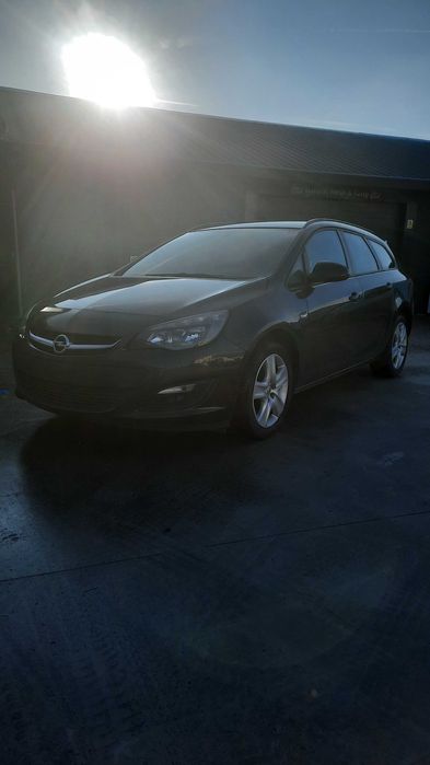 Opel astra sports tourer 2014