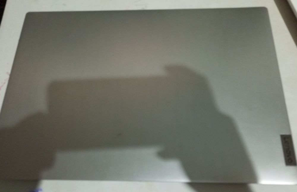 Notebook Kompyuter sotiladi