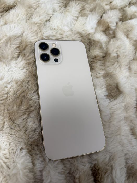 Vând iPhone 12 Pro Max  256 gb – Gold – 1500 lei