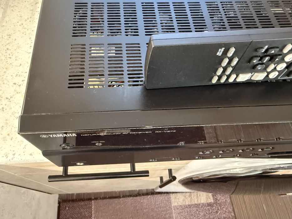 Yamaha RX-V373 resiver