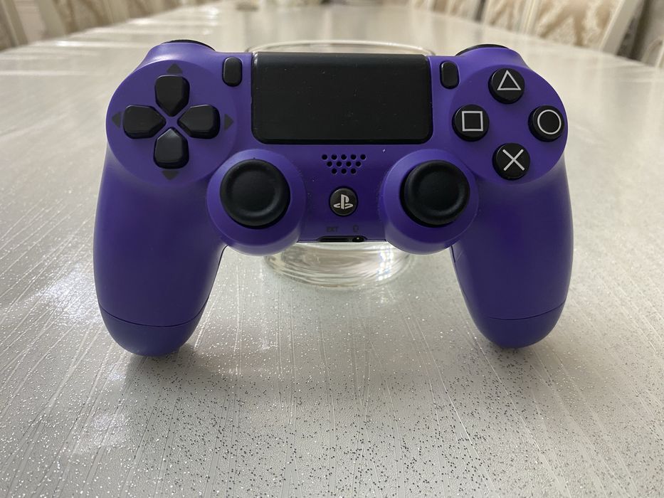 Продам джостик (геймпад) playstation-4