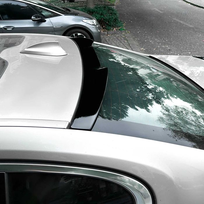 Eleron Luneta Lip Spoiler Geam BMW Seria 7 F01, Model M4, Negru Lucios