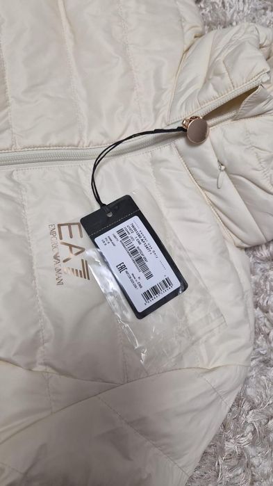 Vind Geaca Armâni primăvara