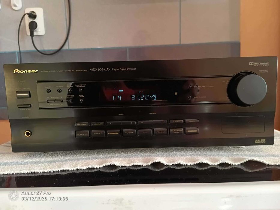Продавам PIONEER VSX 409 RDS
