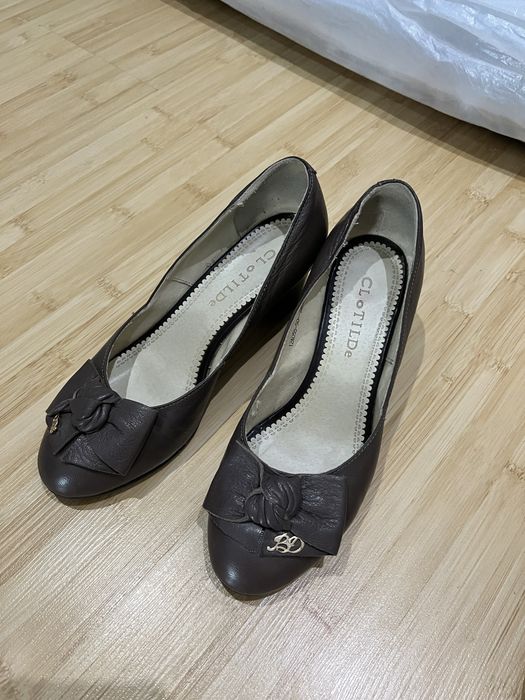 Продам туфли 35 размер на 36