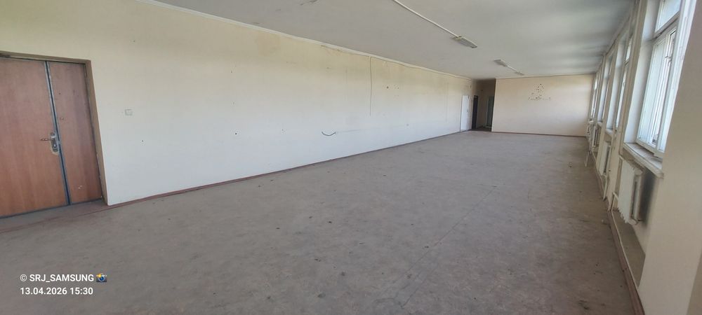 Сдаётся офисные поменьше.