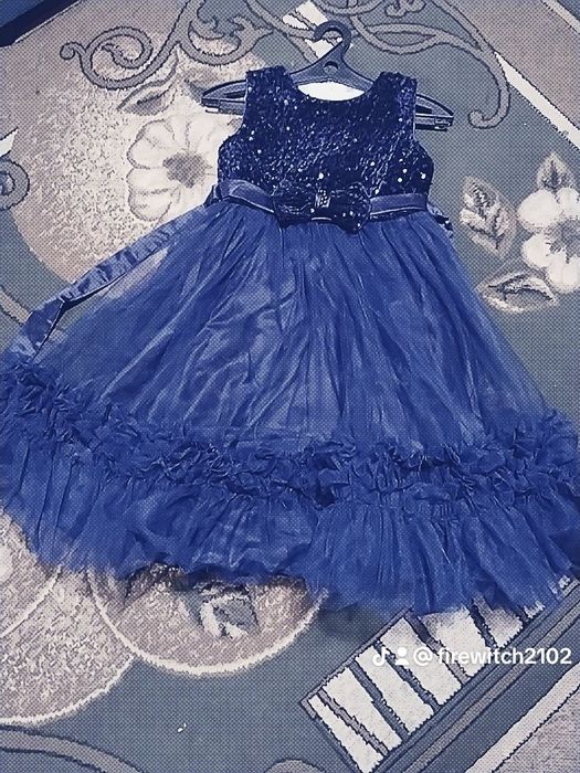 Продам платье на девочку 9-10 лет