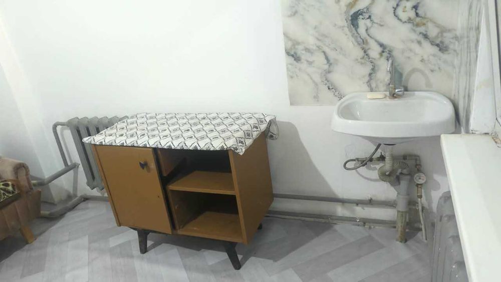 Сдаётся одна комната, частично мебелирована