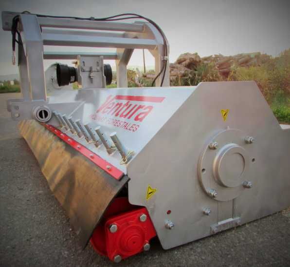 Tocator PROFESIONAL resturi vegetale reversibil, tractoare 45-95 cai