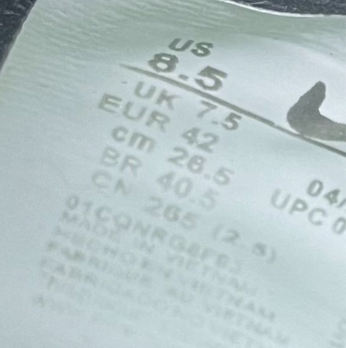 Продам спортивные «шиповки» новые