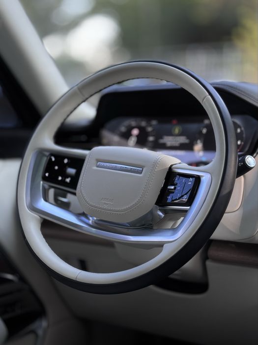 Range Rover SV P65