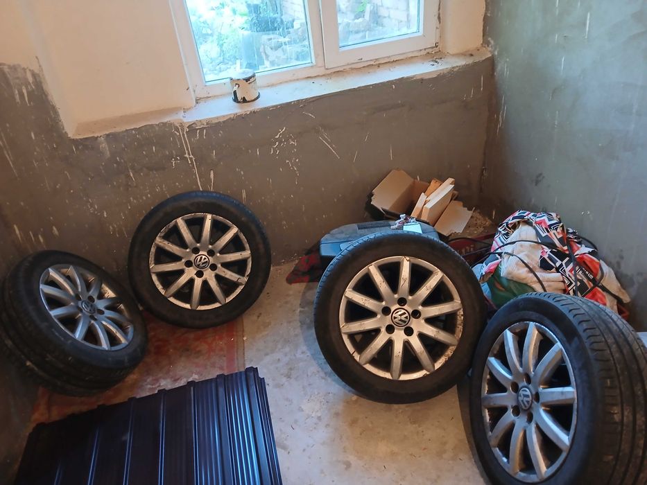 Vând set de roți complet, cauciucuri de vară ( Michelin ), dimensiunile: 205 / 55 R 16