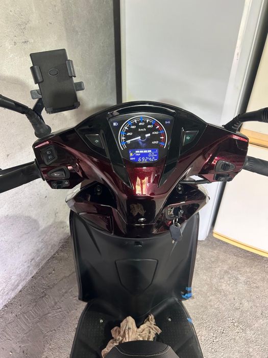 Продам скутер 125 кубов