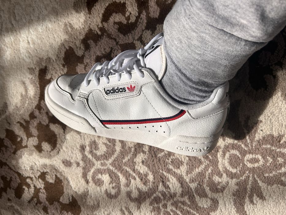 Adidasi marime 36
