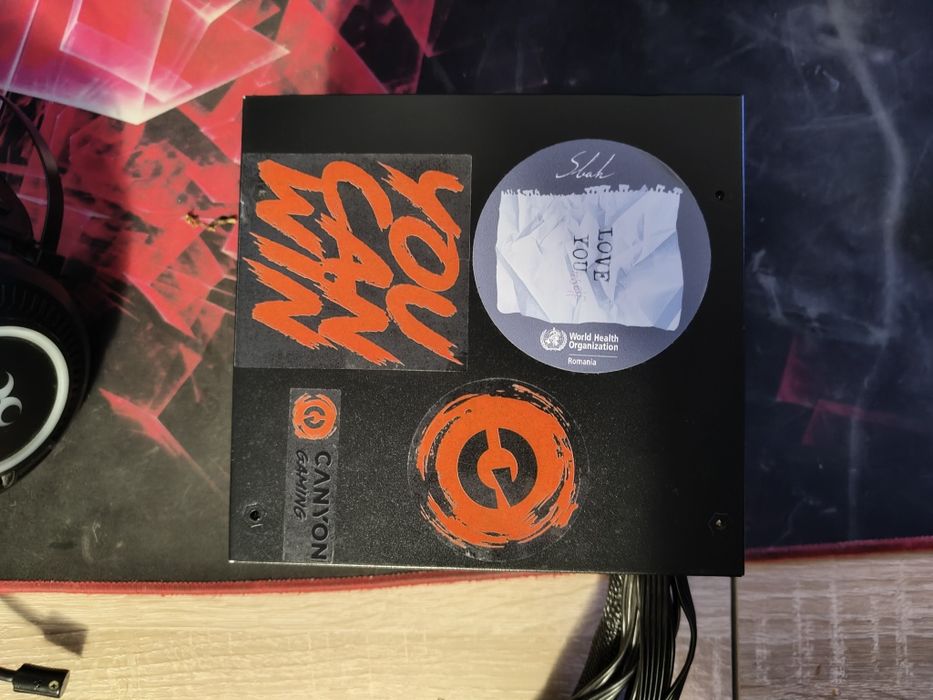 Vând sursa aqirys de 550W