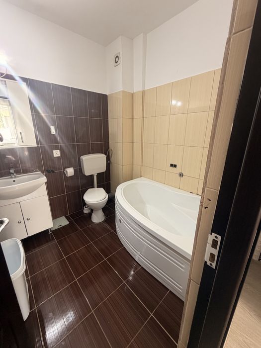 Inchiriez apartament in Navodari