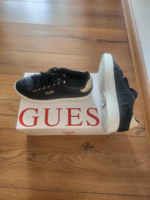 Женски обувки Guess