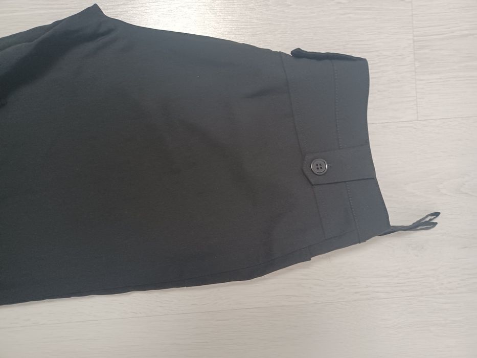 Vând pantaloni crac larg pt dama