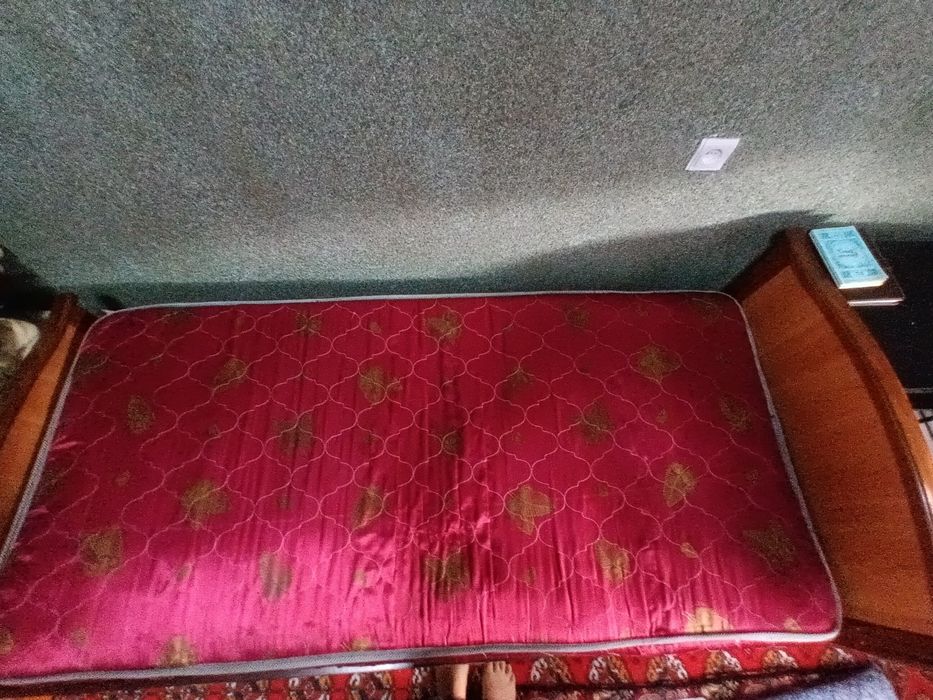 Кровать для спальни