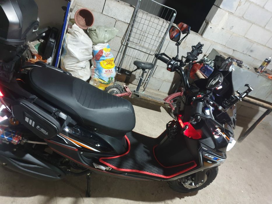 Скутер макси 175 лия