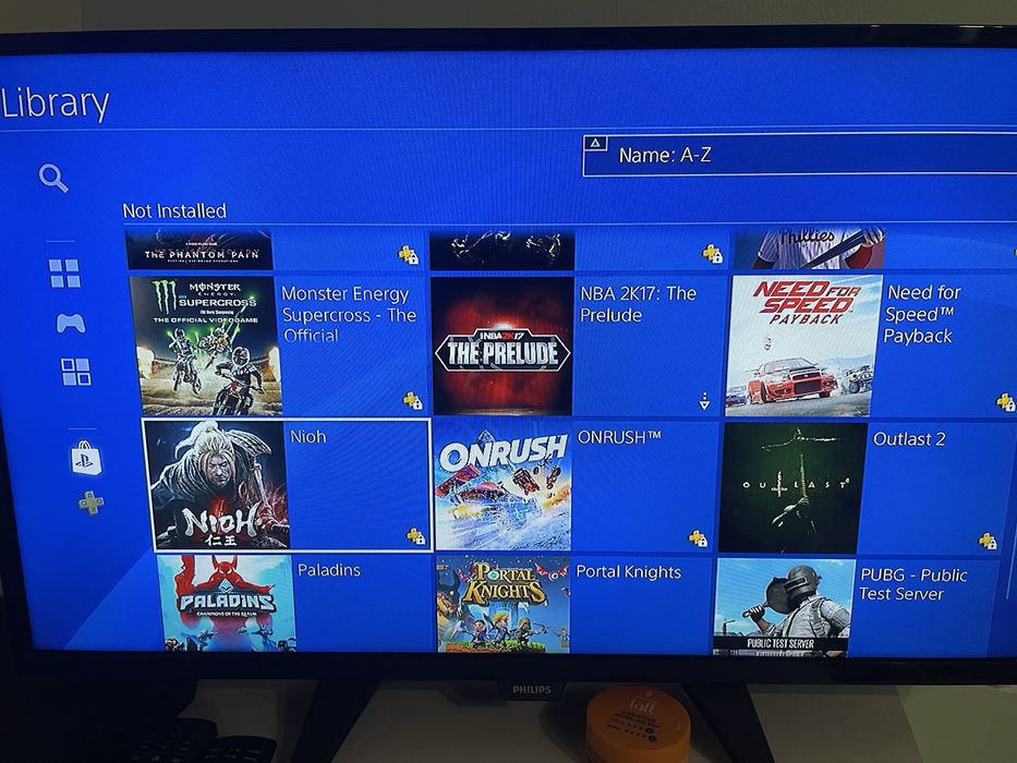 Playstation 4 Slim с акаунт пълен с игри