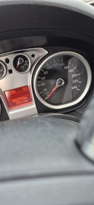 Vând Ford kuga 2012 luna a 12a